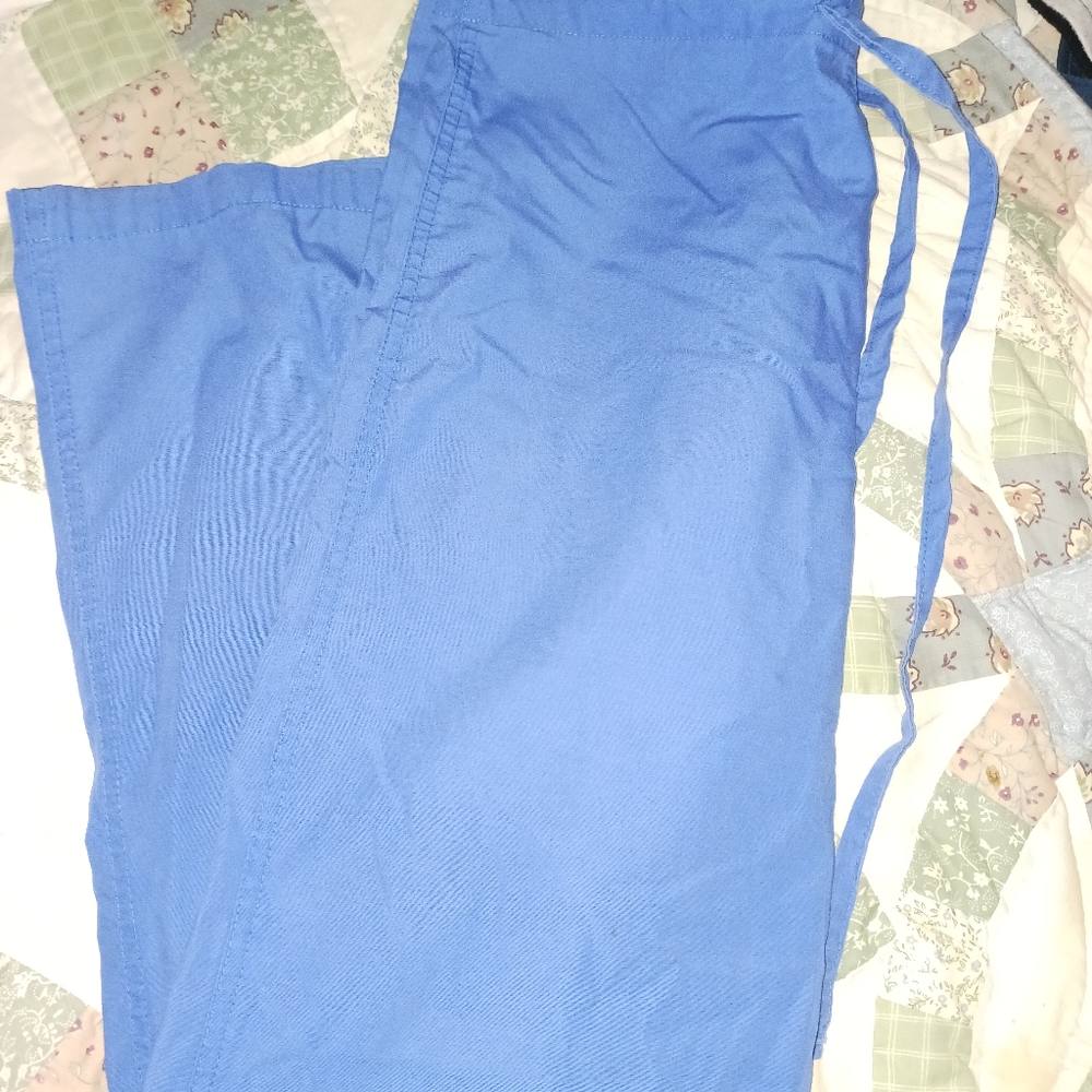 Scrub set